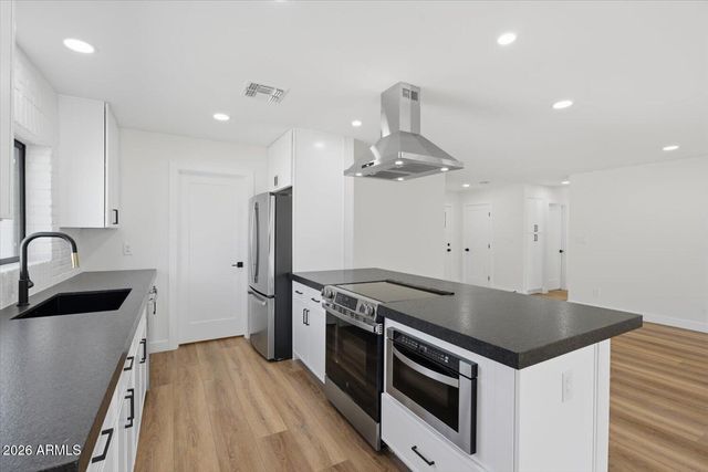 15652 N 52ND Street, Scottsdale, AZ 85254