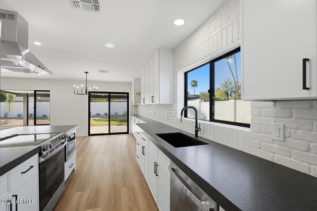 15652 N 52ND Street, Scottsdale, AZ 85254