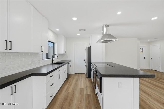 15652 N 52ND Street, Scottsdale, AZ 85254