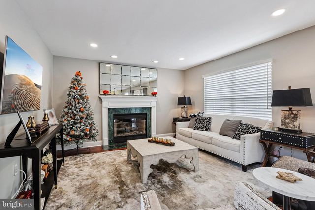 19 ANNAPOLIS DR, Marlton, NJ 08053