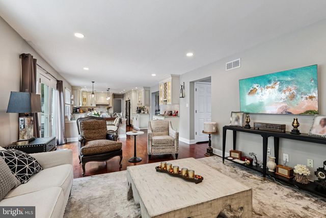 19 ANNAPOLIS DR, Marlton, NJ 08053
