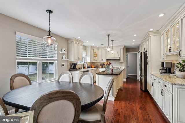 19 ANNAPOLIS DR, Marlton, NJ 08053