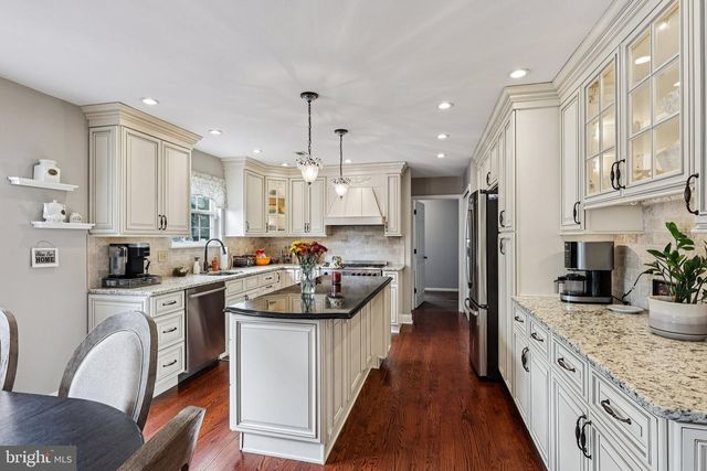19 ANNAPOLIS DR, Marlton, NJ 08053