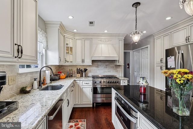 19 ANNAPOLIS DR, Marlton, NJ 08053