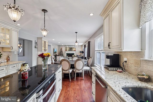 19 ANNAPOLIS DR, Marlton, NJ 08053