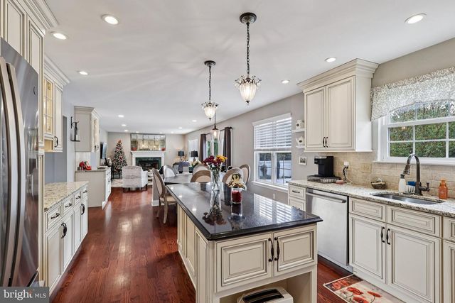 19 ANNAPOLIS DR, Marlton, NJ 08053