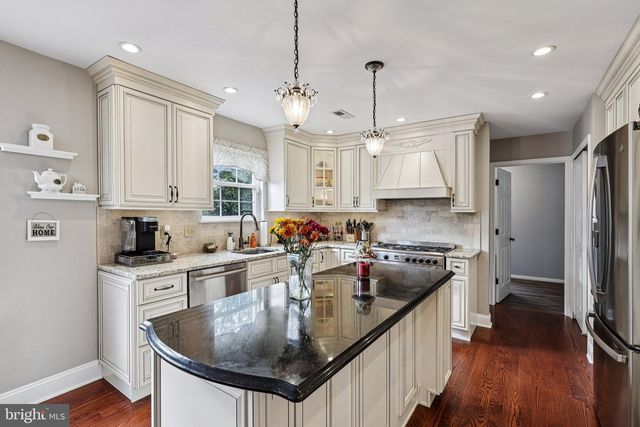 19 ANNAPOLIS DR, Marlton, NJ 08053