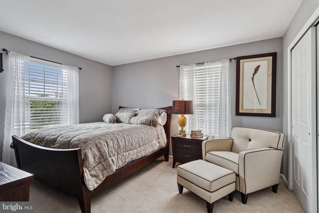 19 ANNAPOLIS DR, Marlton, NJ 08053