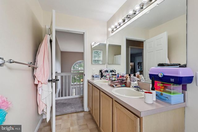 19 ANNAPOLIS DR, Marlton, NJ 08053