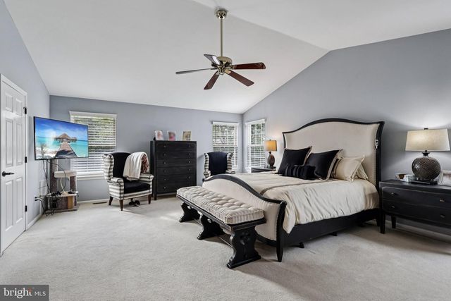 19 ANNAPOLIS DR, Marlton, NJ 08053