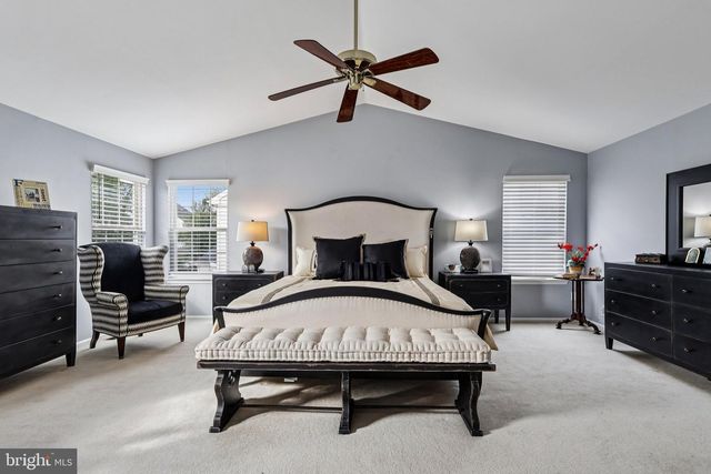 19 ANNAPOLIS DR, Marlton, NJ 08053