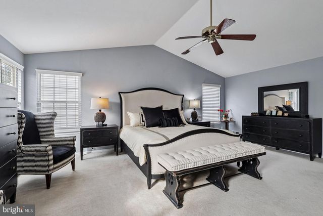 19 ANNAPOLIS DR, Marlton, NJ 08053