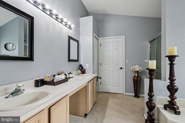 19 ANNAPOLIS DR, Marlton, NJ 08053