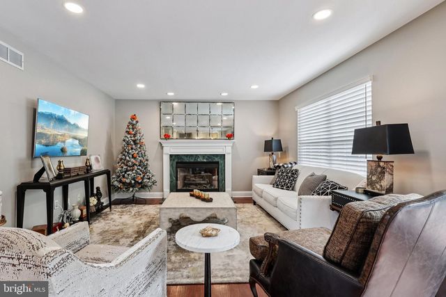 19 ANNAPOLIS DR, Marlton, NJ 08053