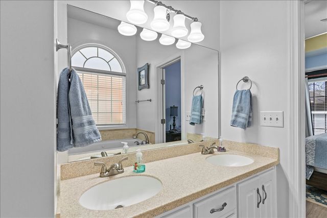 110 Brockton Ct, Dothan, AL 36305