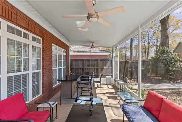 110 Brockton Ct, Dothan, AL 36305