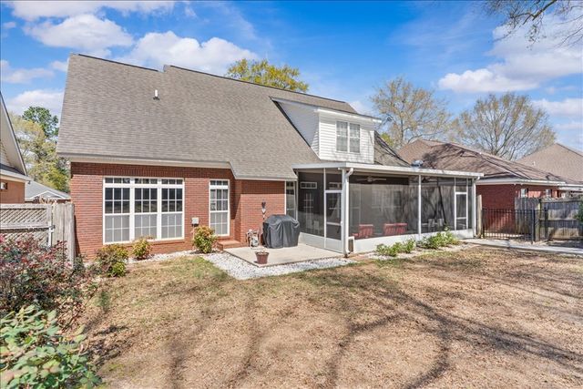 110 Brockton Ct, Dothan, AL 36305