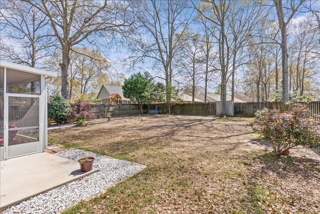 110 Brockton Ct, Dothan, AL 36305