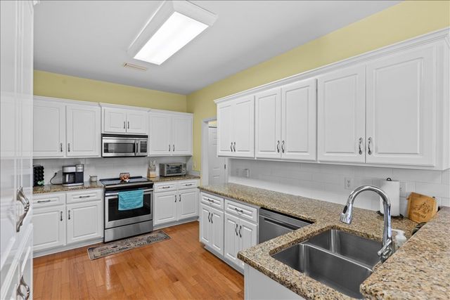 110 Brockton Ct, Dothan, AL 36305