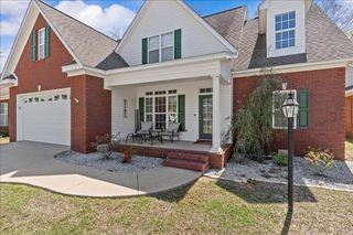 110 Brockton Ct, Dothan, AL 36305