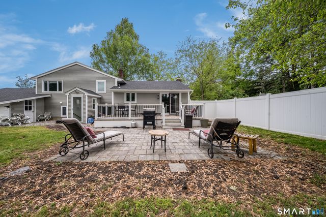 26 Indian Drive, Clinton, CT 06413