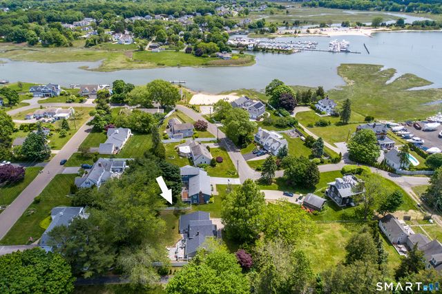 26 Indian Drive, Clinton, CT 06413