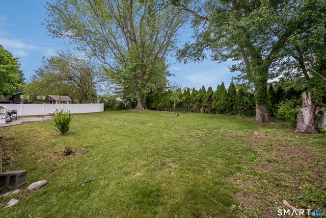 26 Indian Drive, Clinton, CT 06413