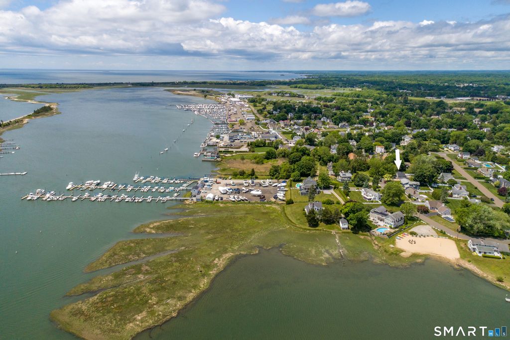 26 Indian Drive, Clinton, CT 06413