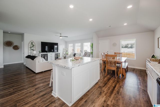 330 AMBER AVENUE, Calera, AL 35040