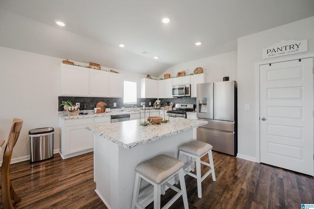 330 AMBER AVENUE, Calera, AL 35040