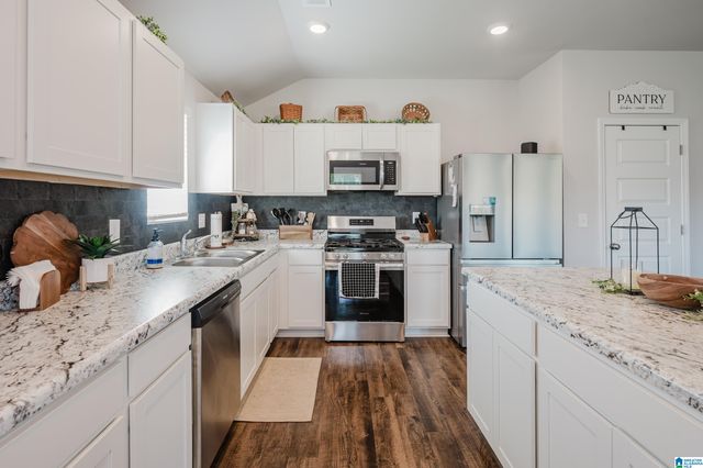 330 AMBER AVENUE, Calera, AL 35040