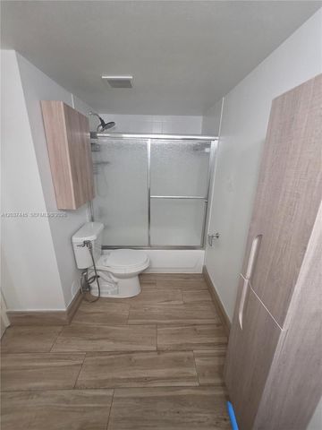 15711 SW 137th Avenue 101, Miami, FL 33177