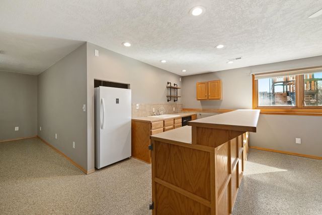 1002 N Cedar Downs Cir, Wichita, KS 67235