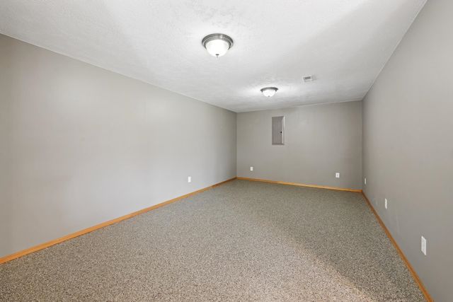 1002 N Cedar Downs Cir, Wichita, KS 67235