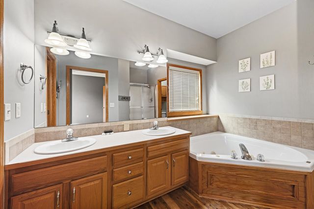 1002 N Cedar Downs Cir, Wichita, KS 67235