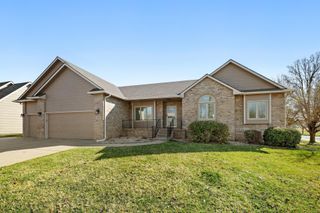 1002 N Cedar Downs Cir, Wichita, KS 67235