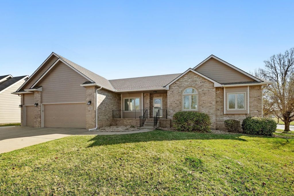 1002 N Cedar Downs Cir, Wichita, KS 67235