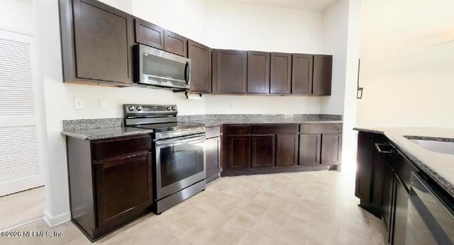 12401 ACOSTA OAKS Drive, Jacksonville, FL 32258