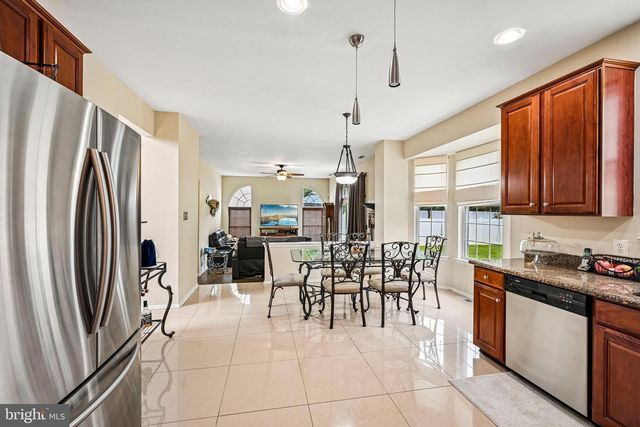 45 GRAYPEBBLE CIR, Sicklerville, NJ 08081