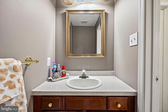 45 GRAYPEBBLE CIR, Sicklerville, NJ 08081