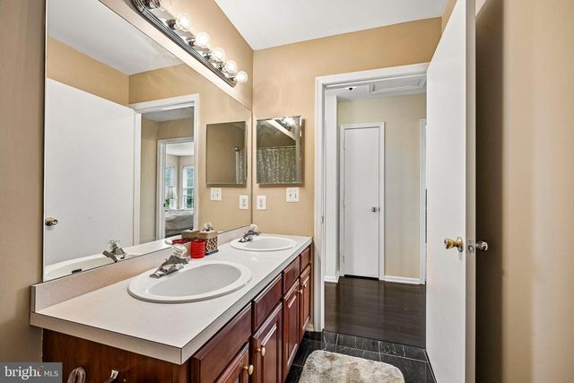 45 GRAYPEBBLE CIR, Sicklerville, NJ 08081