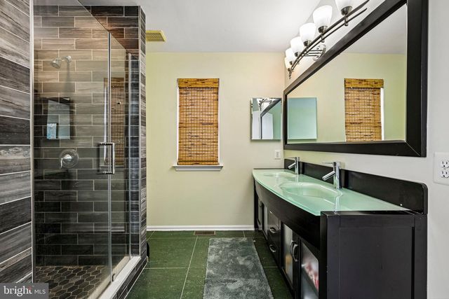45 GRAYPEBBLE CIR, Sicklerville, NJ 08081
