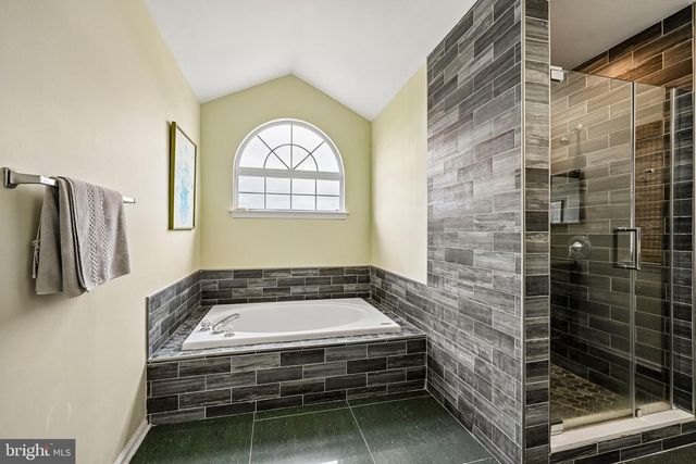 45 GRAYPEBBLE CIR, Sicklerville, NJ 08081