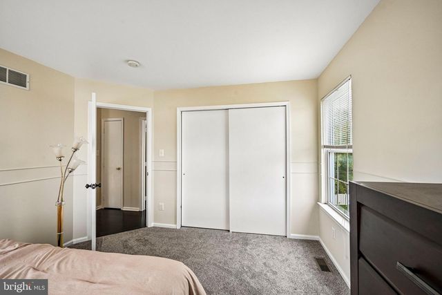 45 GRAYPEBBLE CIR, Sicklerville, NJ 08081