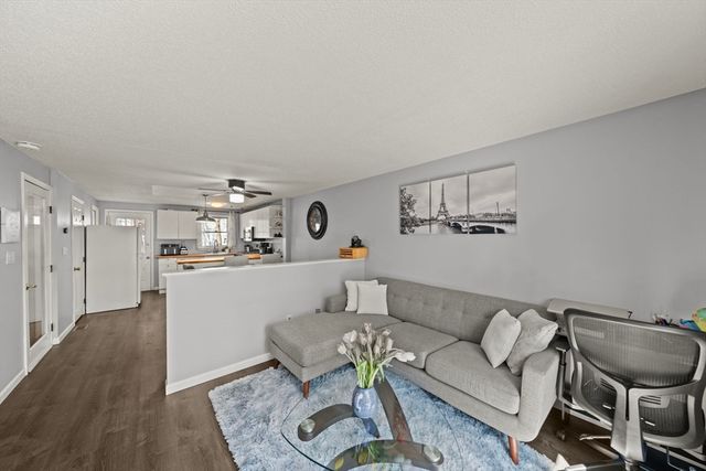 257 Walker St C, Lowell, MA 01851