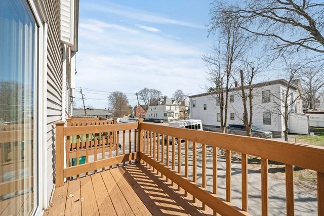 257 Walker St C, Lowell, MA 01851