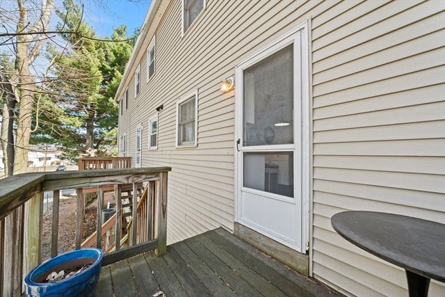 257 Walker St C, Lowell, MA 01851