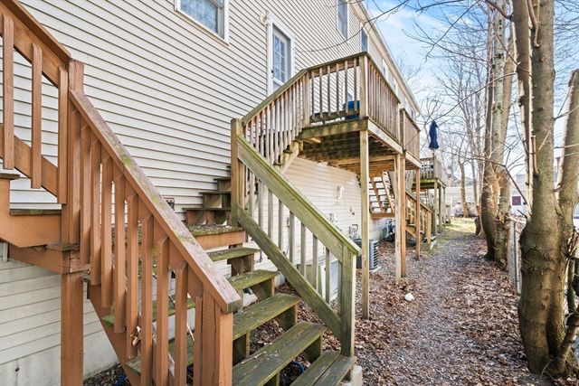 257 Walker St C, Lowell, MA 01851