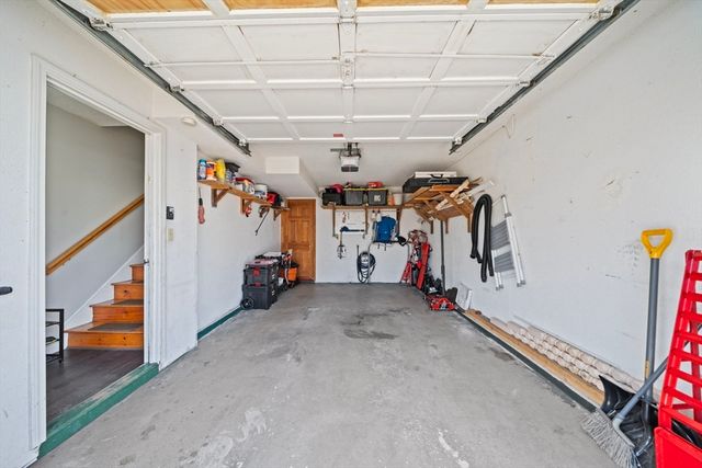 257 Walker St C, Lowell, MA 01851