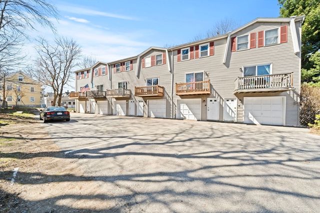 257 Walker St C, Lowell, MA 01851